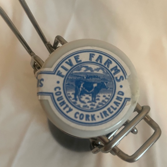 Toggle top bottles. - Picture 4 of 8